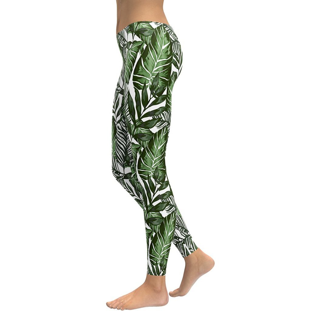Skin-Friendly Tropical Print Green Leggings