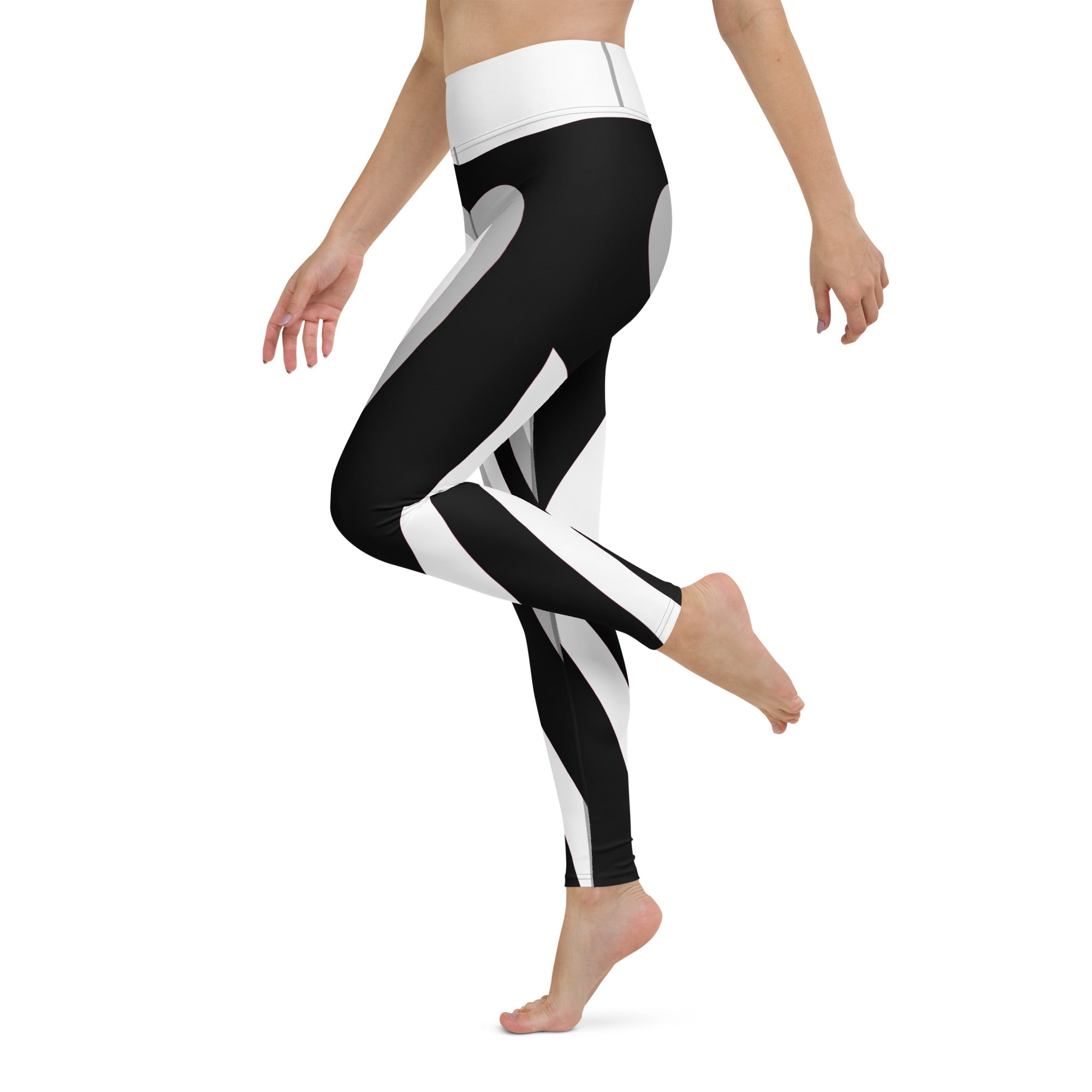 Black & White Heart Shaped Tunnel Yoga Leggings