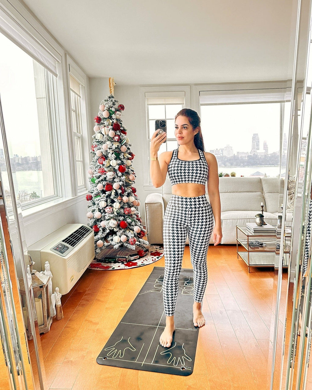 Black & White Houndstooth Print Yoga Leggings