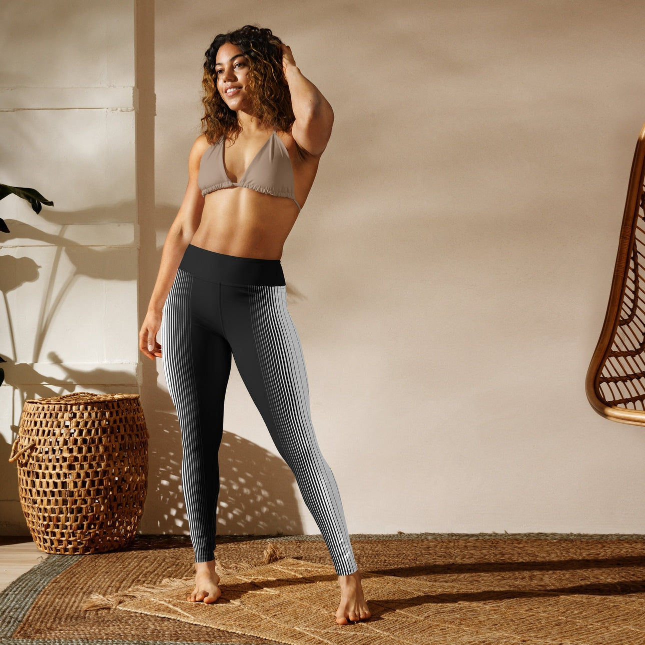 Optical Illusion Vertical Lines Yoga Leggings