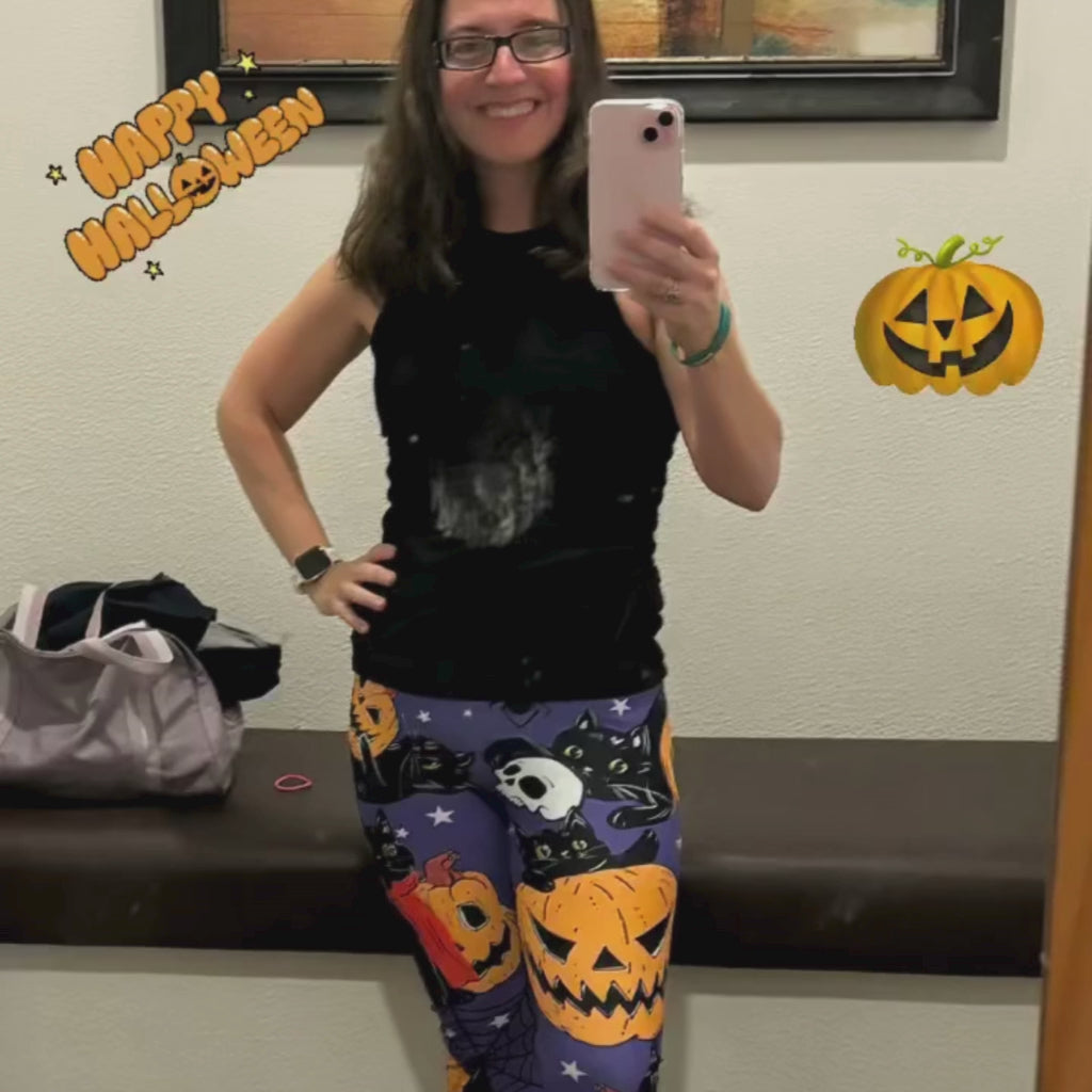 Kitty Loves Halloween Leggings