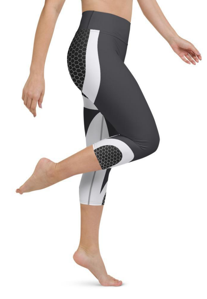 Beehive Geometric Yoga Capris Onyx Black