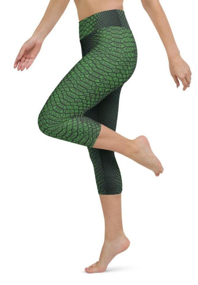 Green Crocodile Pattern Yoga Capris