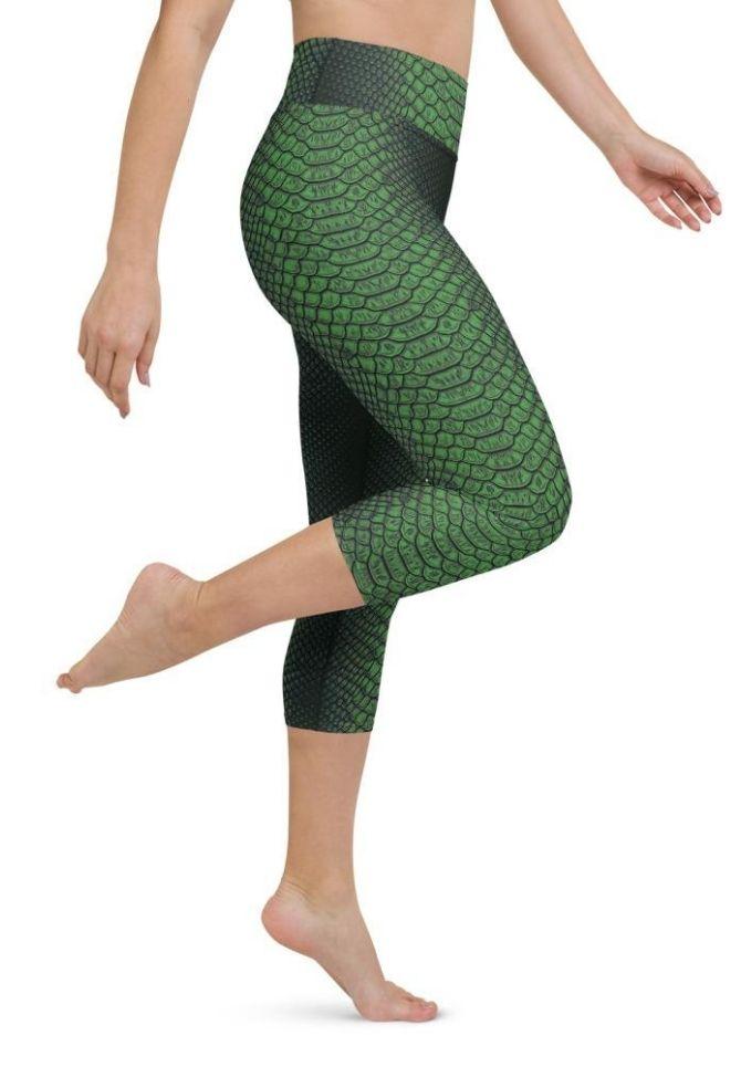 Green Crocodile Pattern Yoga Capris