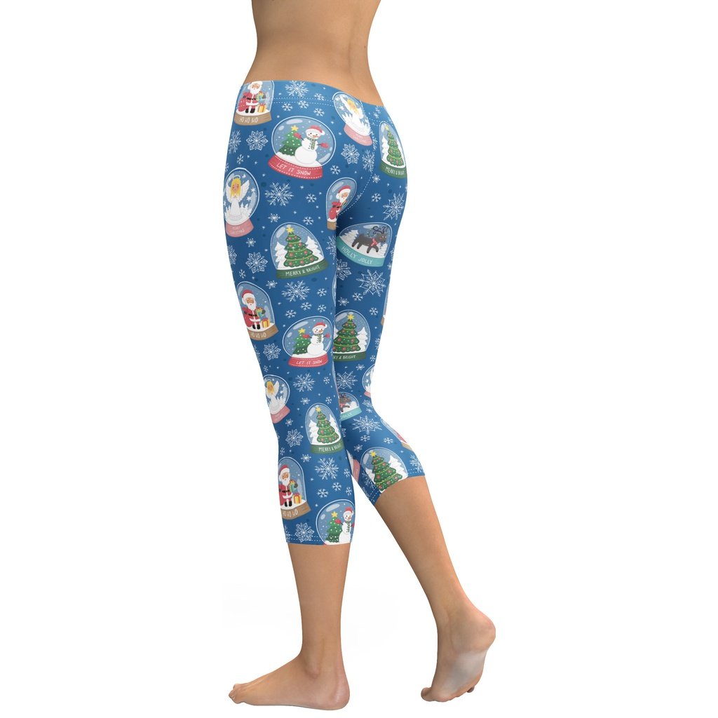 Snow Globe Pattern Capris